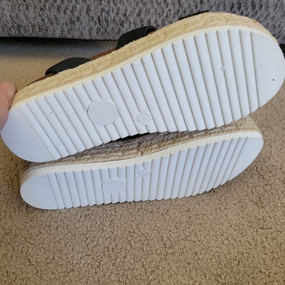 Brand New platform sandals - Picture 4 of 4